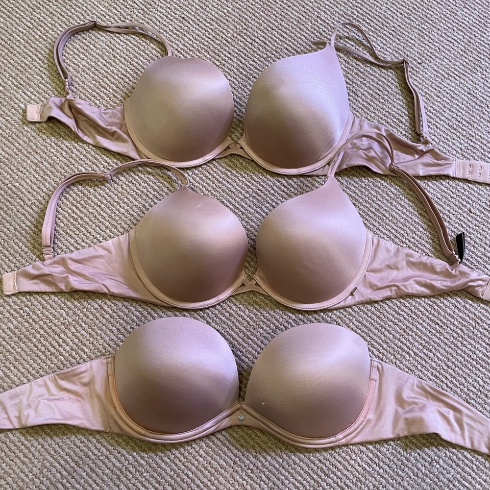 Victoria’s Secret very sexy push-up bras 32D